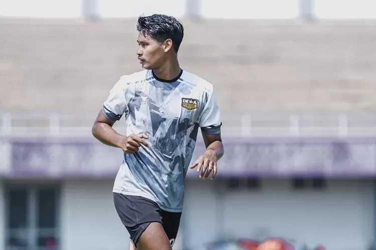 4 Striker Lokal Yang Layak Gantikan Ragnar Oratmangoen